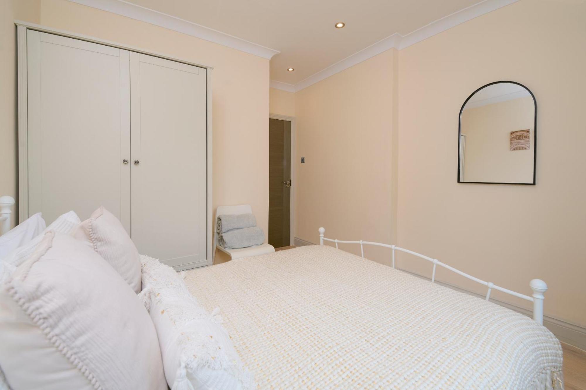 Stylish 4Bed 2 Bath, Nw London Large Apartment Экстерьер фото